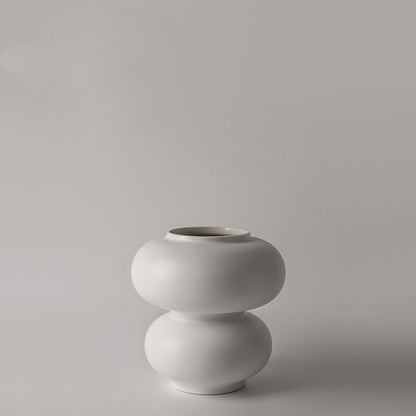 Sculptural Double Orb Vase – Rounded stacked silhouette in matte off-white ceramic – Opulent and Affordable