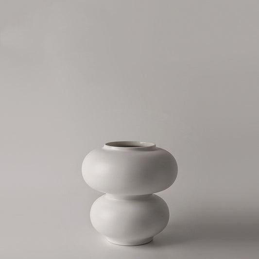 Sculptural Double Orb Vase – Rounded stacked silhouette in matte off-white ceramic – Opulent and Affordable